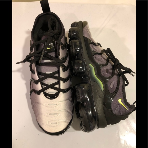 Nike Other - NIKE AIR VAPORMAX PLUS Black Volt 924453-009 6.5.